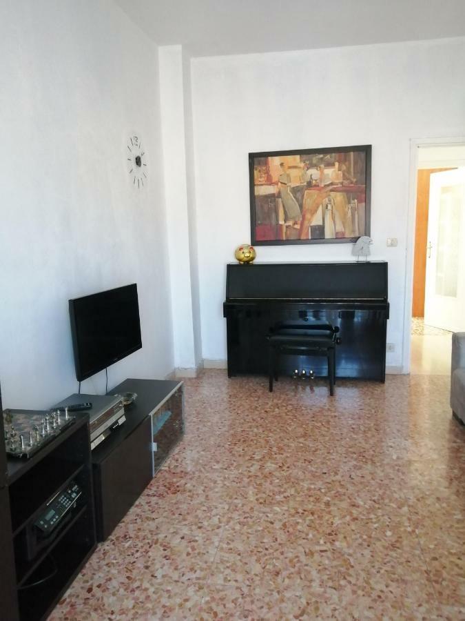 Oasi Di Tranquillita Appartement Asti Buitenkant foto