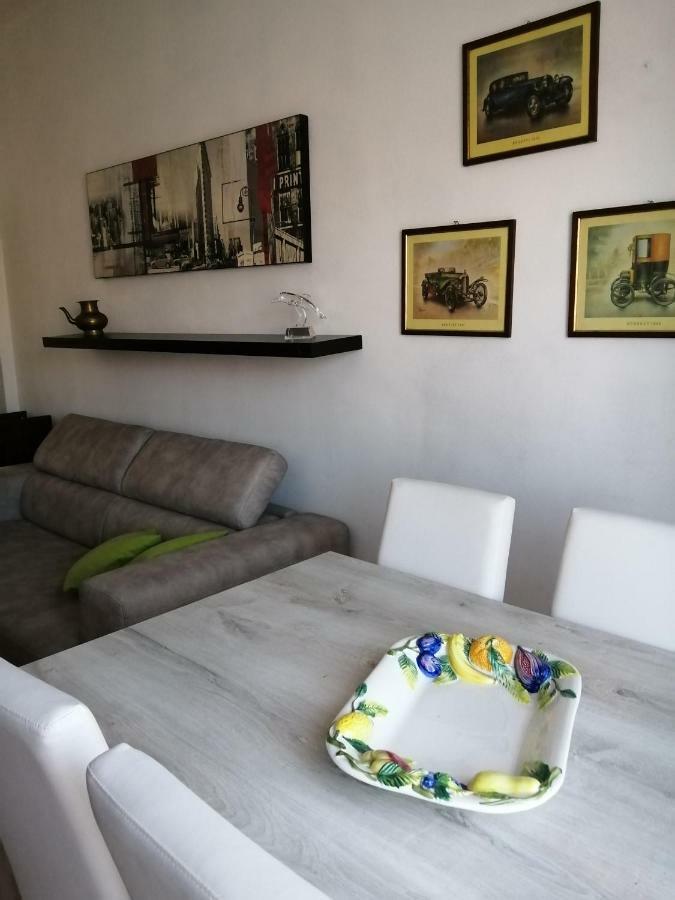 Oasi Di Tranquillita Appartement Asti Buitenkant foto